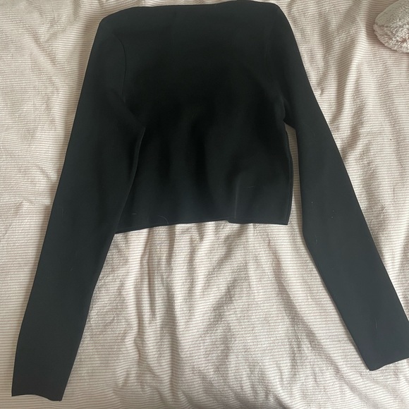 $15 STRADIVARIUS | Black M Long Sleeve - Picture 2 of 3